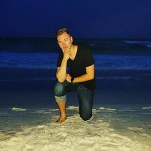 Meet your Posher, Alex